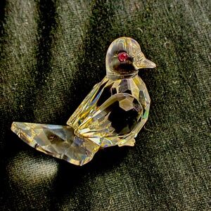 Swarovski crystal dove Figurine with pink eye collectible vintage.